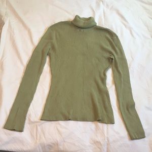 Nomadic Traders Medium Green Ribbed Turtleneck